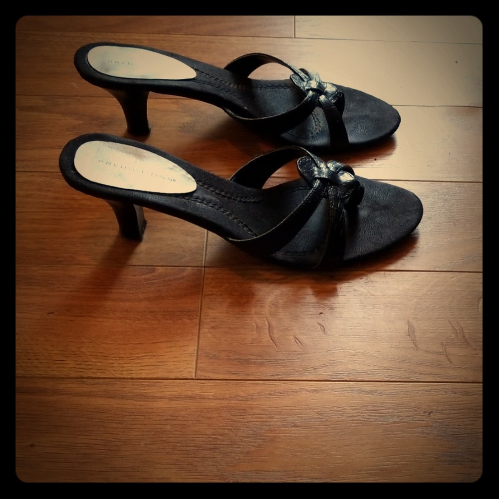 Predictions sandal size 6.5